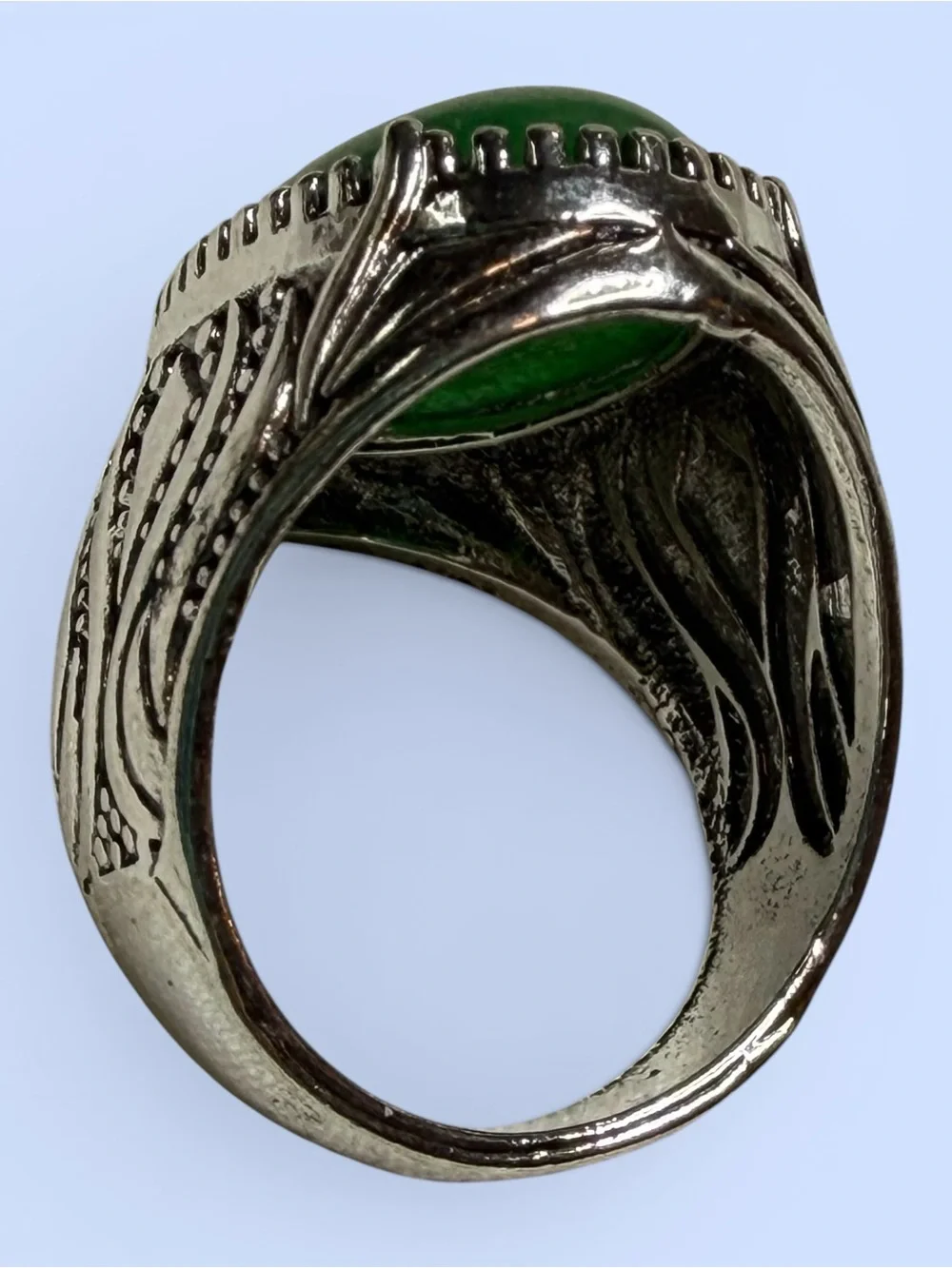 Shamrock Green Cabochon Jade Ring‎ size 8 Unisex